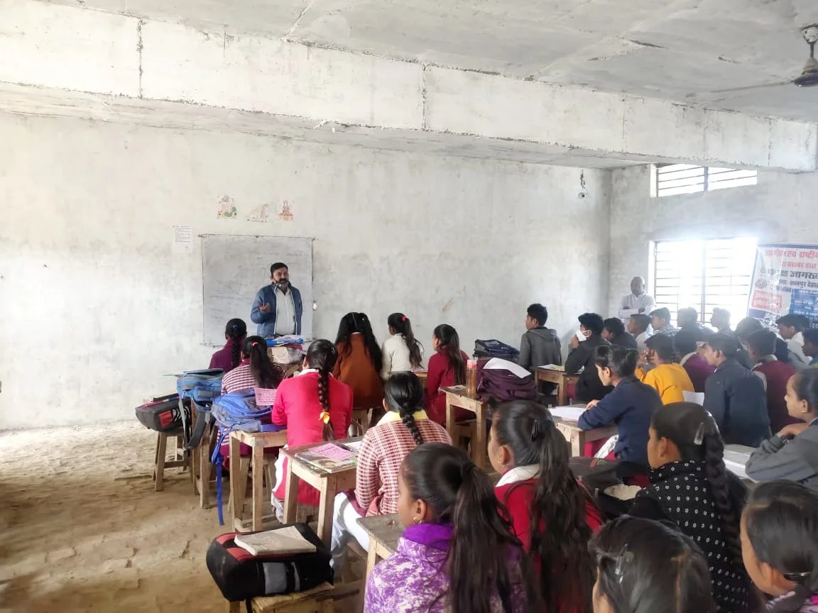 Students listening during a classroom session in Uttar Pradesh